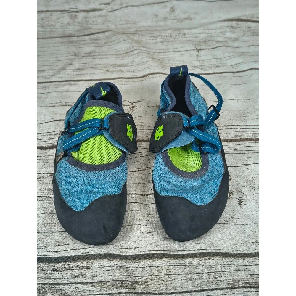 Evolv Youth Rock Climbing Bouldering Shoes Size 3